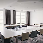 Vienna House Easy By Wyndham 4*