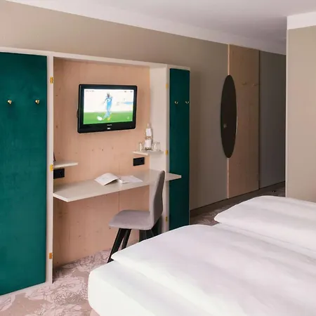 Vienna House Easy By Wyndham 4*