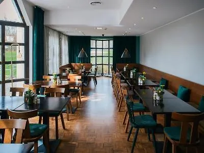Vienna House Easy By Wyndham 4*