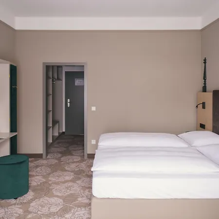 Vienna House Easy By Wyndham קסטרופ-ראוקסל