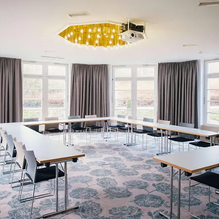 מלון Vienna House Easy By Wyndham 4*