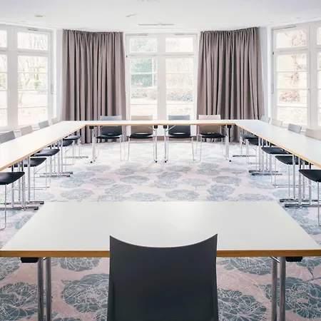 Vienna House Easy By Wyndham קסטרופ-ראוקסל