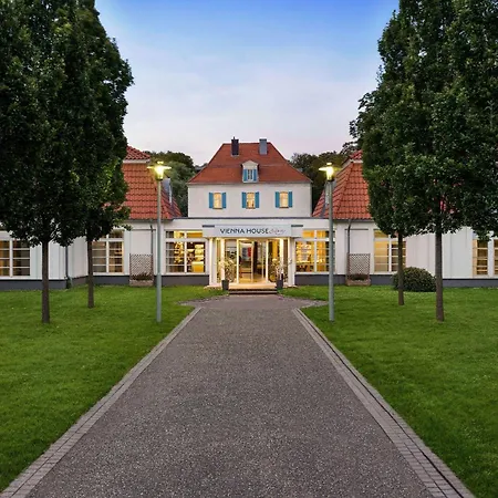 Vienna House Easy By Wyndham 4*