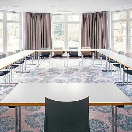 Vienna House Easy By Wyndham 4*