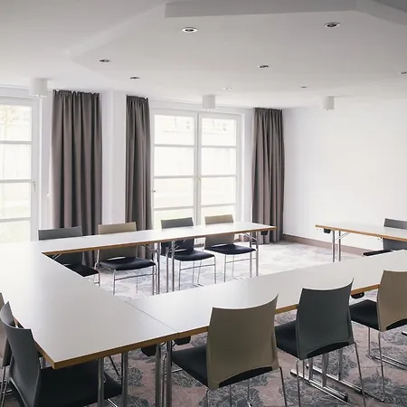 Vienna House Easy By Wyndham 4*